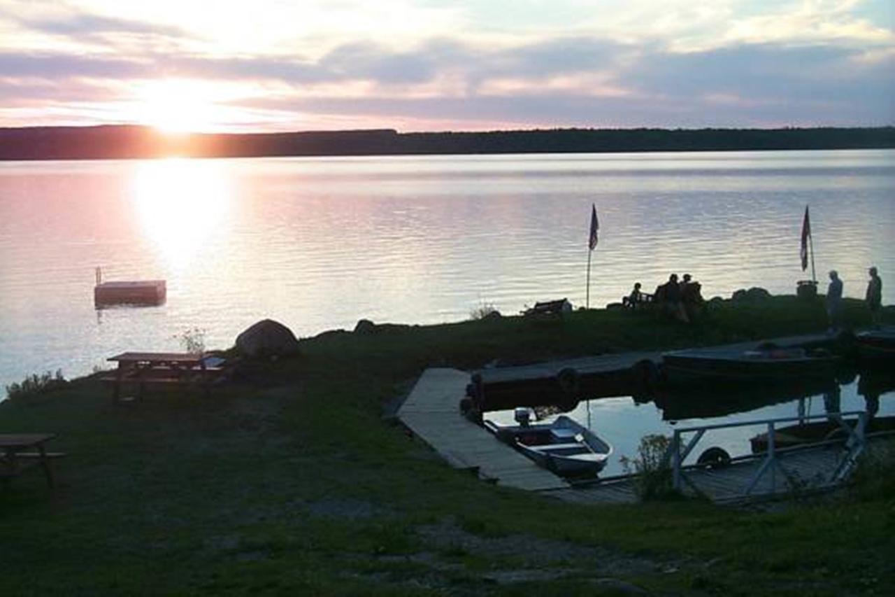 Wee Point Resort Manitowaning Exterior photo