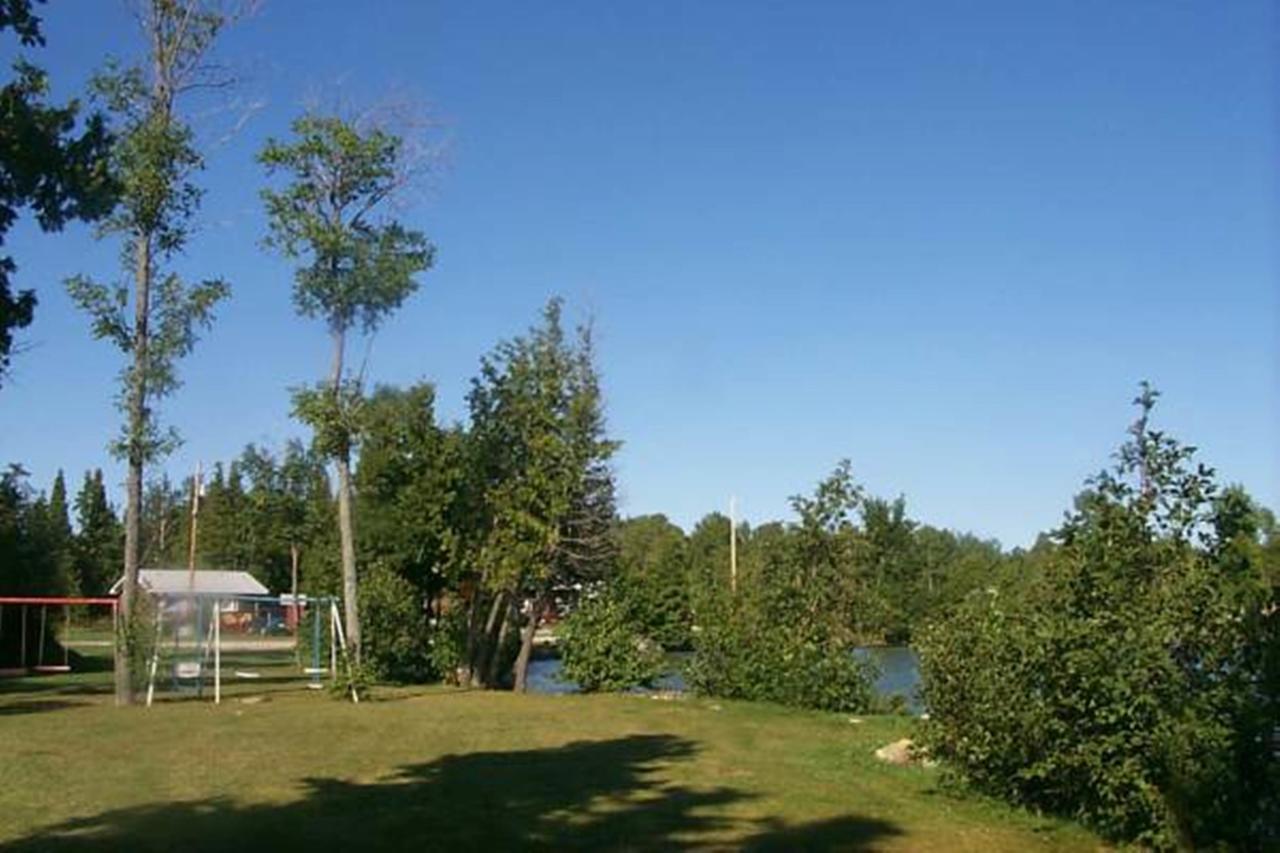 Wee Point Resort Manitowaning Exterior photo