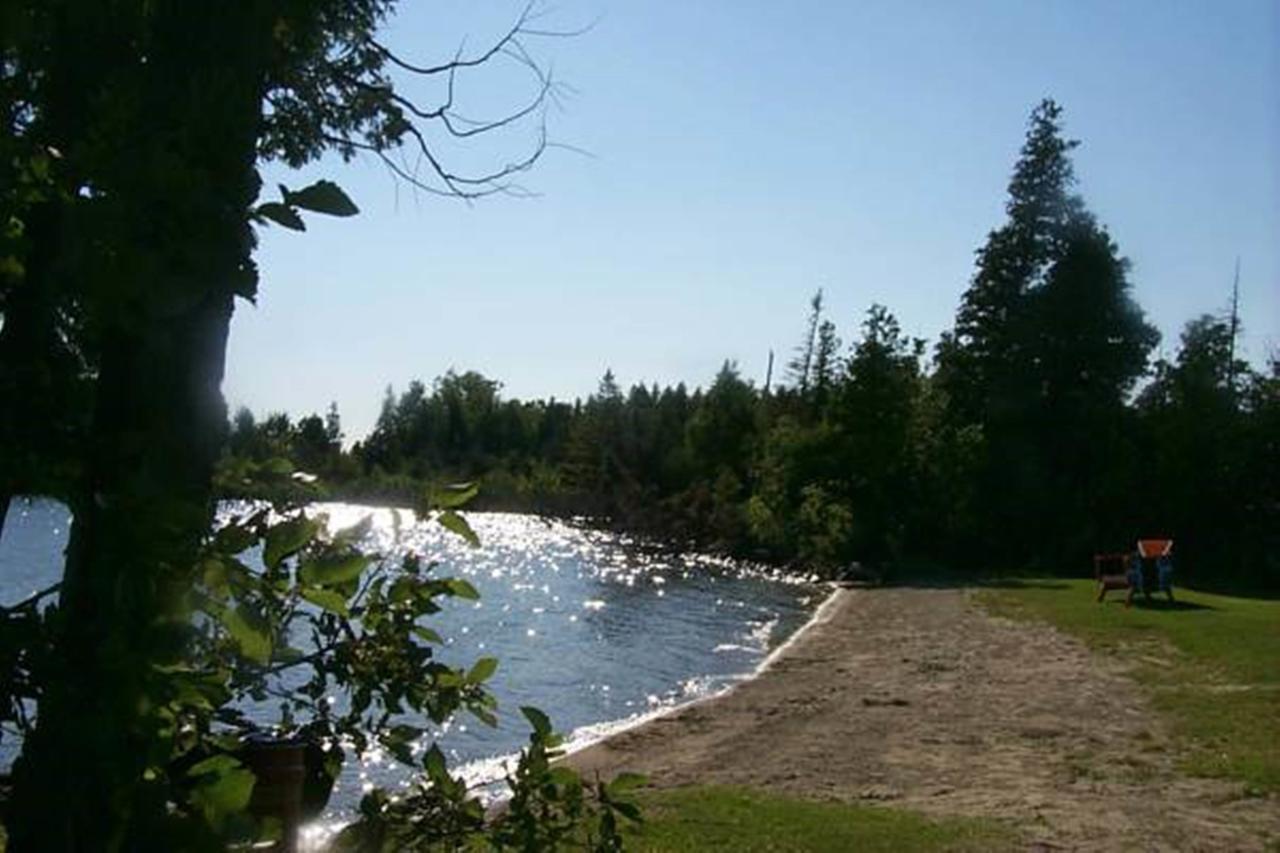 Wee Point Resort Manitowaning Exterior photo